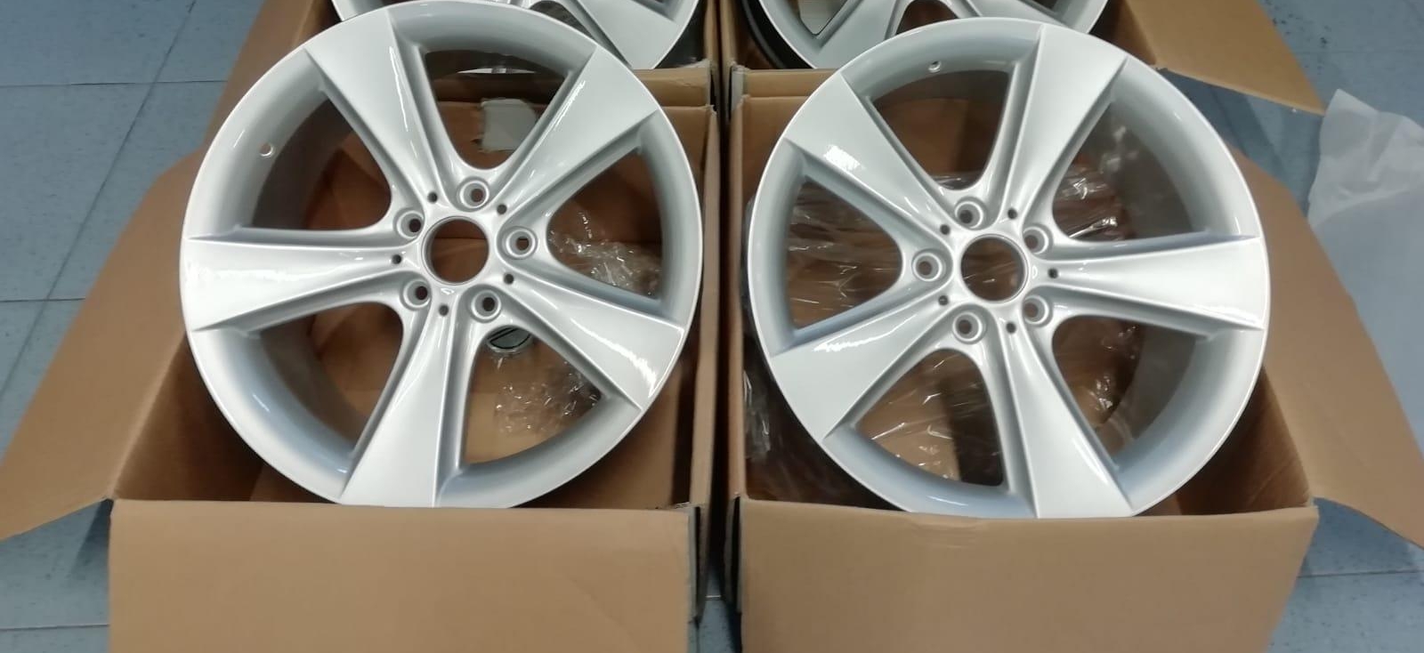 LLANTAS 9X19 ET 24 5X120 74.1+10X19 +235/40/19+255/35/19